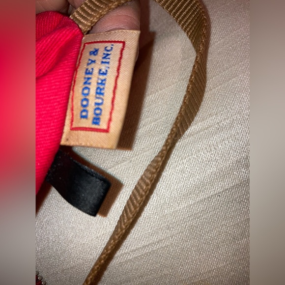 Dooney and bourke black and tan leather shoulder/hobo bag EUC 75$ Obo - Picture 4 of 5